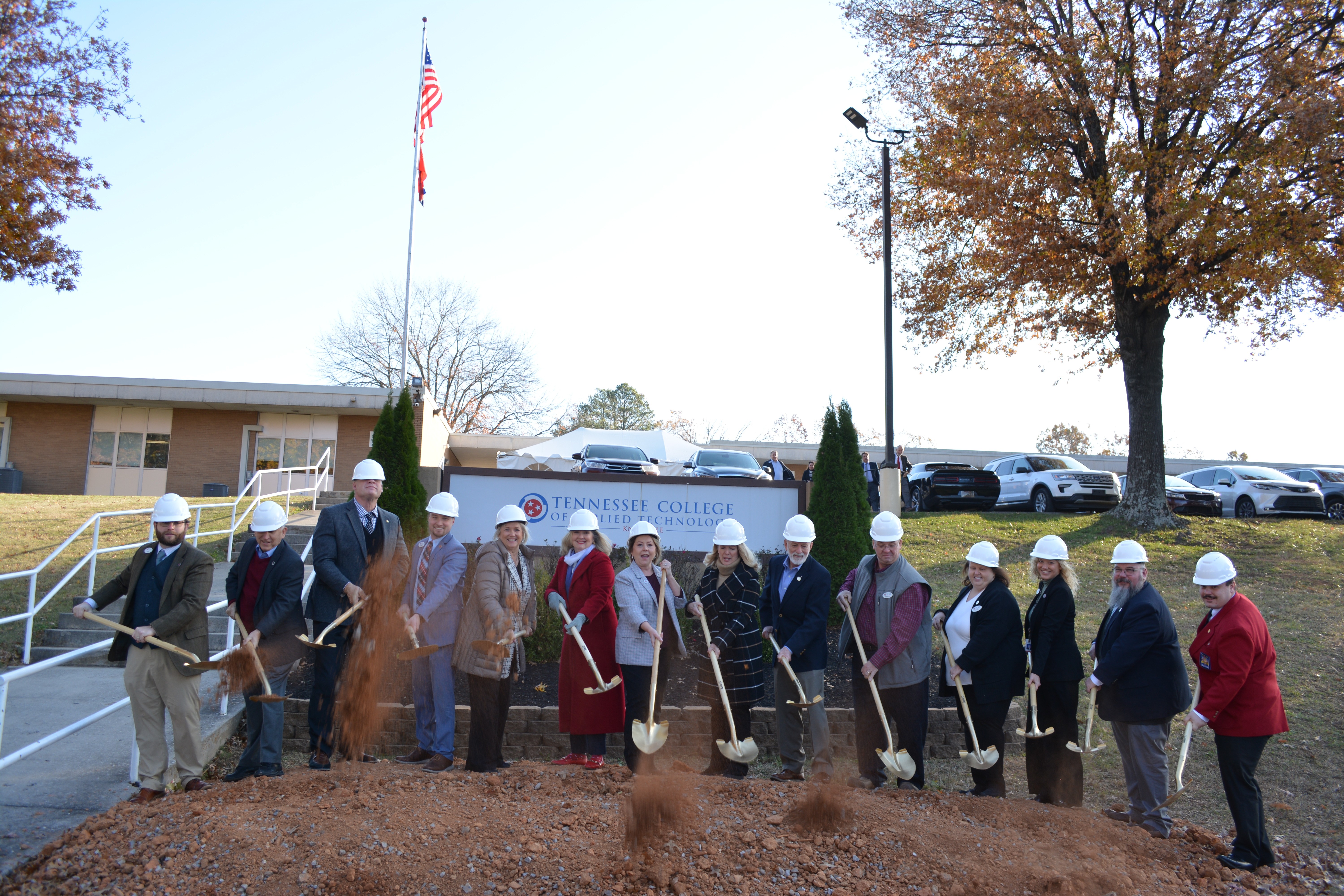 (from left) Nick Gill, Richard Briggs, Glenn Jacobs, Noah Duncan, Becky Duncan Massey, Danni Varlan, Kelli Chaney, Flora Tydings, Jerome Moon, Lynn Rimmer, Sally Porter, Misty West, Andrew Smith, and Scott Mull.